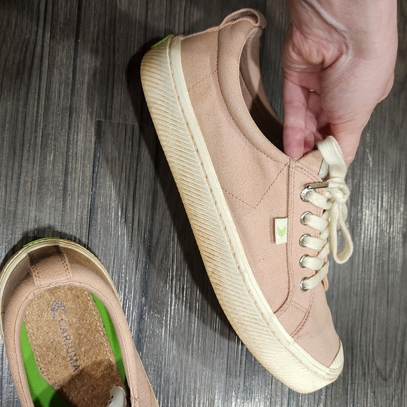 CARIUMA Women's Shoes OCA Low Pink Size 8 US Ethically Made Canvas Sneakers - Picture 7 of 9